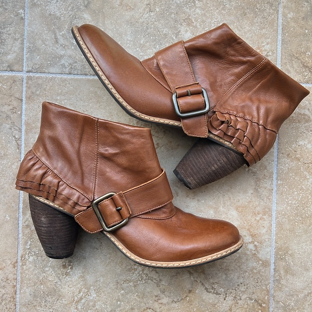Anthropologie Untrodden Trails Booties Brown Leather Ruffle Miss Albright Sz 10